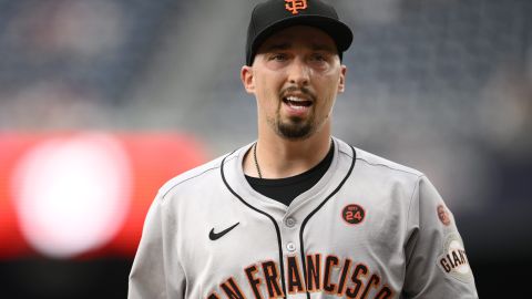 Blake Snell se muda de San Francisco a Los Ángeles para 2025.
