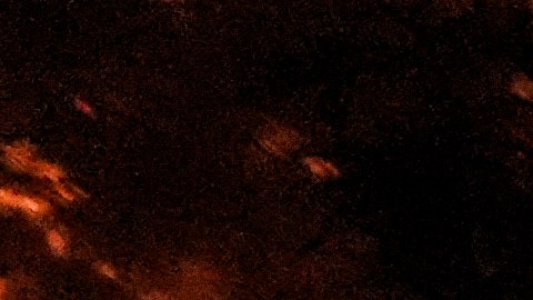 La trágica muerte del hombre se produce mientras los bomberos continúan luchando contra graves incendios forestales.