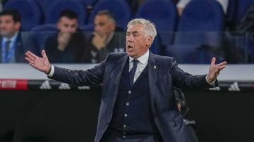 Carlo Ancelotti durante un partido de LaLiga española.