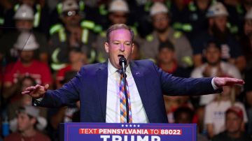 Lee Zeldin ha sido senador de Nueva York y congresista federal.