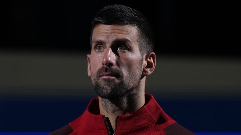 Novak Djokovic fue el encargado de ingresar el trofeo de la Copa Libertadores al campo de juego