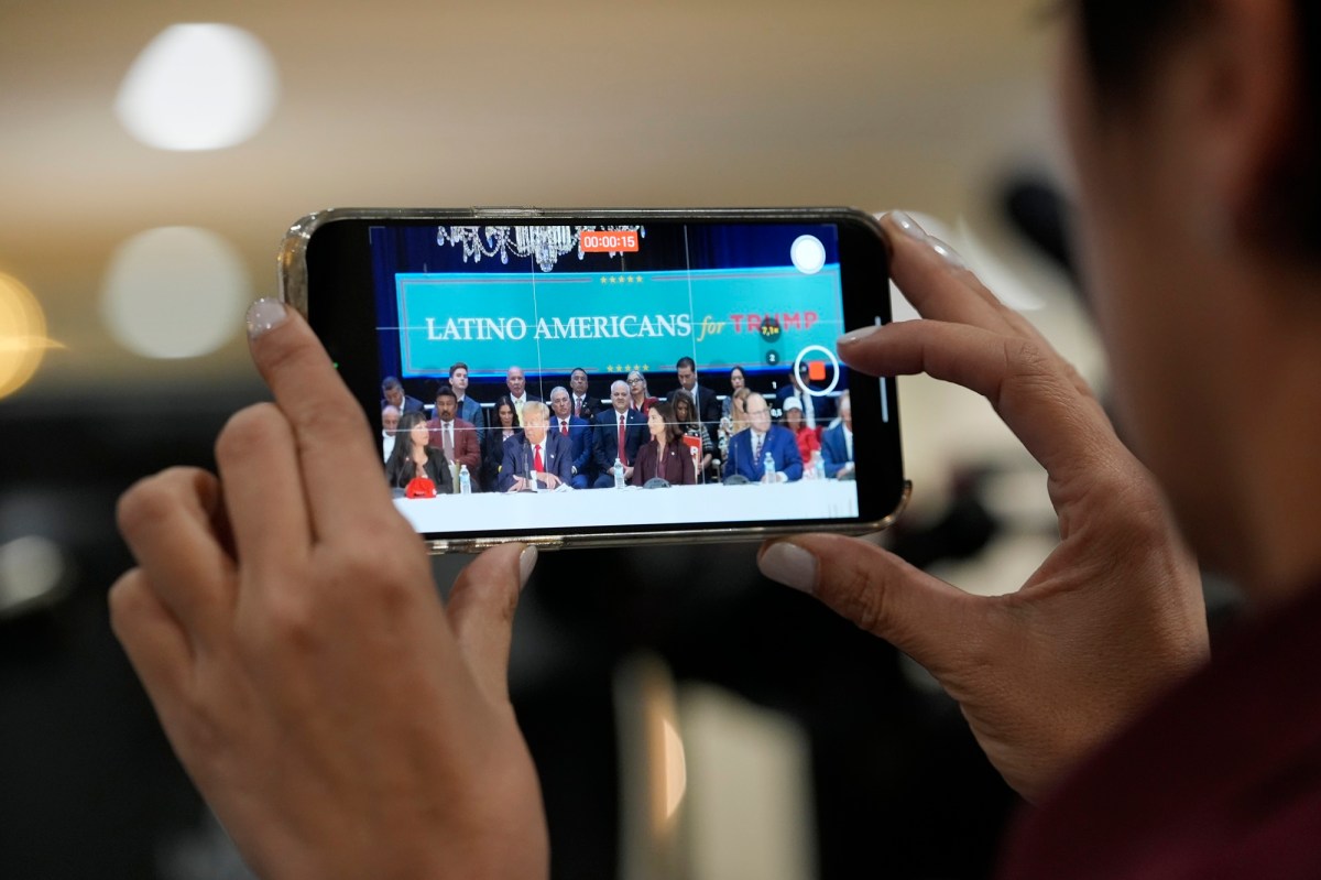 Los motivos del aumento del voto latino por Trump (podcast)