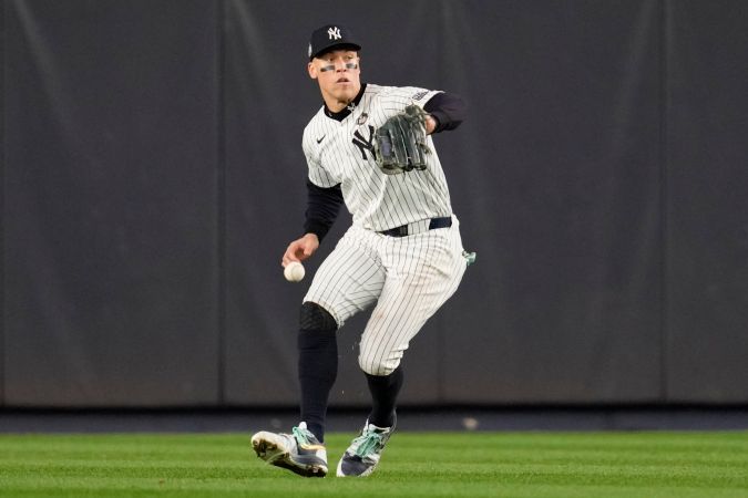Aaron Judge casi toda la temporada como jardinero central.
