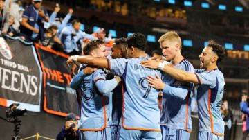 NYCFC celebra su clasificación a las semifinales de la conferencia Este de la MLS.