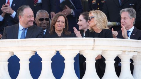 Kamala Harris junto a su esposo Doug Emhoff