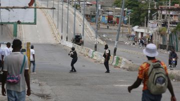 Enfrentamientos entre policías y pandilleros en Haití