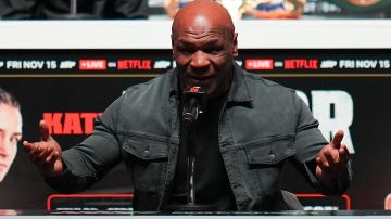 Mike Tyson casi noquea a su entrenador durante preparación para pelea con Jake Paul