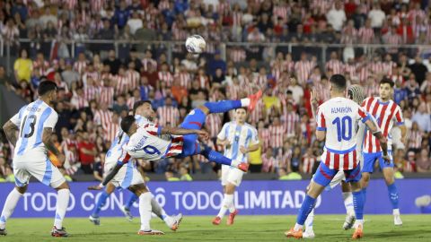 Paraguay ganó su tercer partido seguido con remontada ante Argentina en Asunción