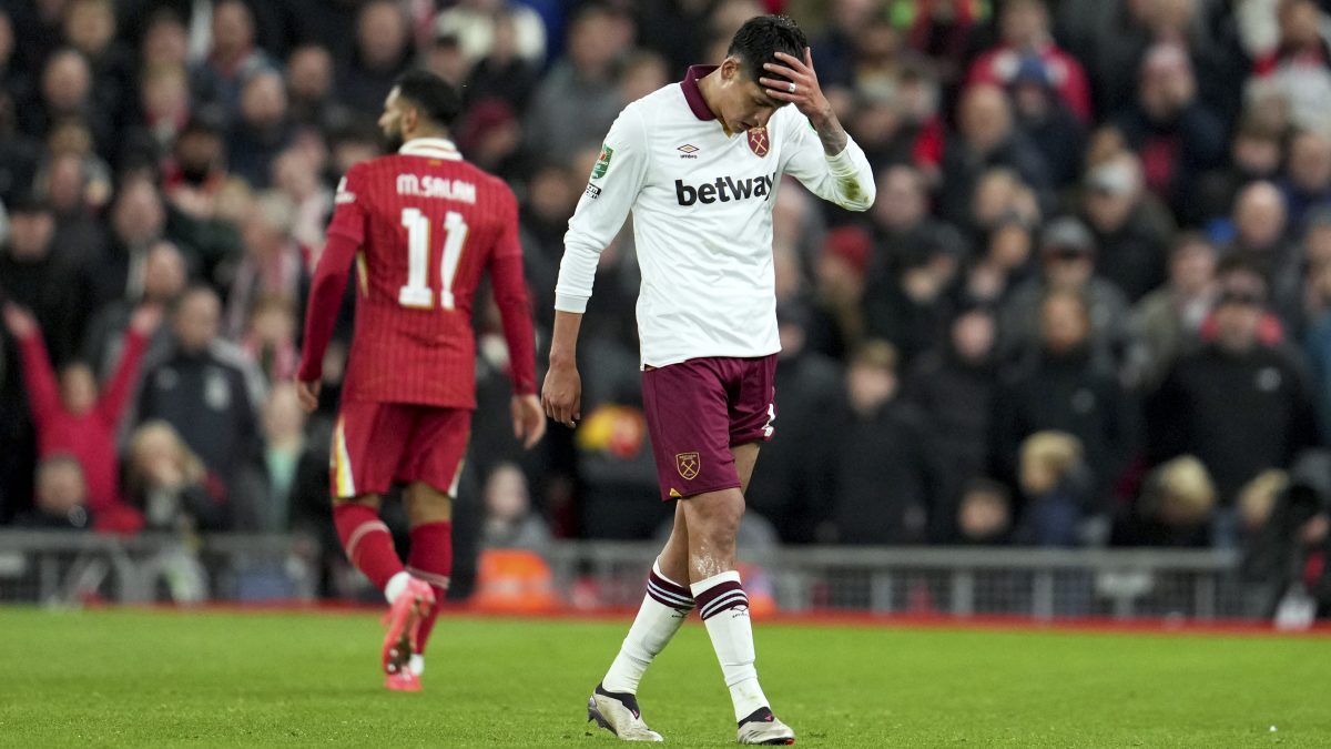 West Ham fans say everything to Edson Álvarez for double yellow in 10 minutes – El Diario NY