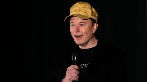 Elon Musk aún no se habría decidido por alguna propiedad de Bel Air.