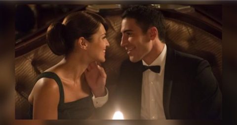 Escena de la serie "Velvet" con Miguel Ángel Silvestre y Paula Echeverría.