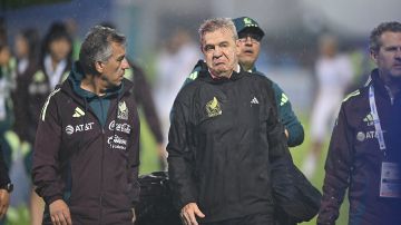 La Concacaf investigará la agresión contra Javier Aguirre tras el juego contra Honduras.