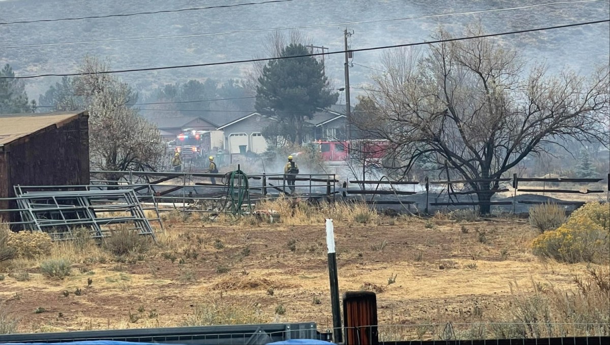 Autoridades de Nevada emitieron órdenes de evacuación al sur de Reno por incendio forestal