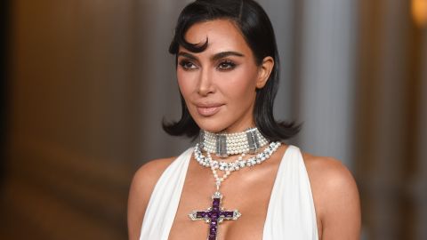 Kim Kardashian presumió su costoso robot Tesla.