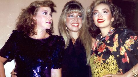 Laura Zapata, Ernestina Sodi y Thalía juntas en el año 1990.