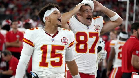 Patrick Mahomes y Travis Kelce.