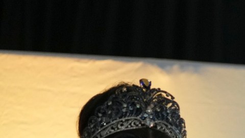 Sheynnis Palacios, reina actual del concurso, y Raúl Rocha, dueño del Miss Universo.