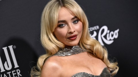 Sabrina Carpenter grabó un video musical en una iglesia de Brooklyn en 2023.