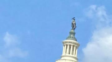 Fotografía de archivo del 15 de septiembre de 2024 de inmigrantes centroamericanos manifestándose para pedir un permiso de Estatus de Protección Temporal (TPS), en Washington (EE.UU.).
