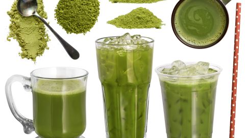 El té matcha se puede beber frío o tibio y se puede combinar con leche .