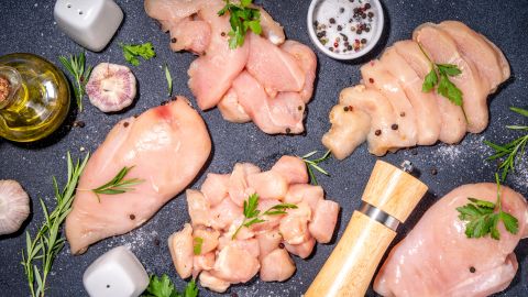 Cortar el pollo puede ser más sencillo de lo que piensas, solo hay que tener en cuenta algunas recomendaciones.