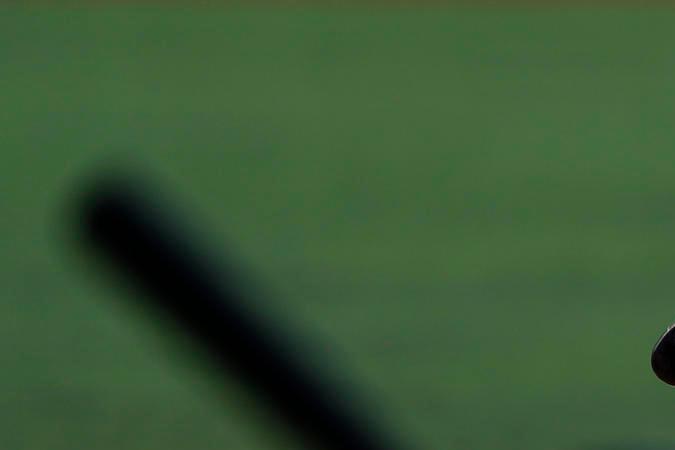 Nivaldo Rodríguez de Venezuela lanza una bola ante Panamá este domingo en un juego del Premier 12 de la Confederación Mundial de Béisbol y Sóftbol (WBSC).