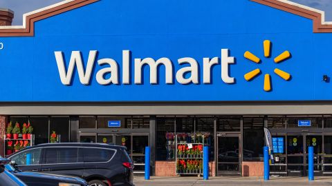 Walmart vende productos para autos con gran descuento.