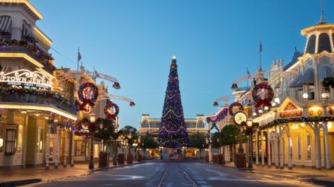 Los parques de Walt Disney World Resort están listos para celebrar Navidad.