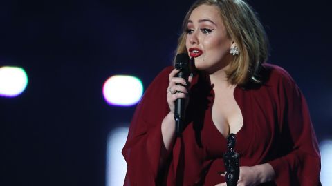 El encuentro entre Adele y Meryl Streep emocionó al público.
