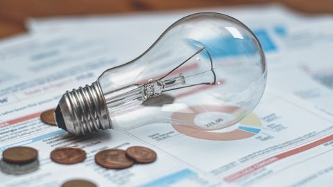 Los montos de tus facturas de energía eléctrica pueden reducirse cada vez más si aprendes a aprovechar los recursos naturales.