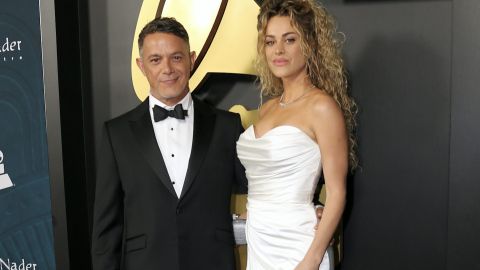 Alejandro Sanz y Candela Márquez ya no esconden su amor.