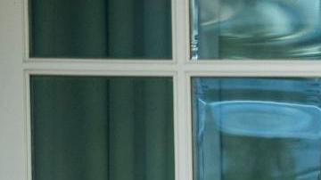 El presidente de Estados Unidos, Joe Biden, regresa a la Oficina Oval después de pronunciar un discurso sobre los resultados de las elecciones presidenciales.