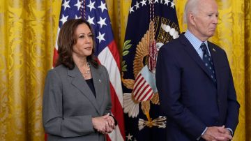 La vicepresidenta Kamala Harris y el presidente Joe Biden durante un evento en la Casa Blanca.