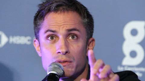 Gael García Bernal participando en un evento.