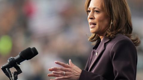 Kamala Harris agradece a militares por apoyo a su campaña: "La lucha no ha terminado"