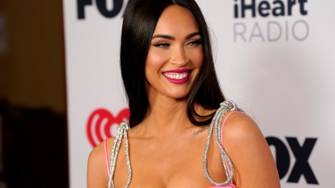 Megan Fox demostró que es posible sentirse hermosa y segura en cualquier etapa de la vida.
