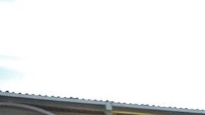 Fotografía del 18 de noviembre de 2024 de personas en una fila para cruzar la frontera hacia Estados Unidos, en el Puente Internacional Paso del Norte en Ciudad Juárez en Chihuahua (México).