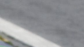 El británico Lewis Hamilton conduce el McLaren MP4/5B, utilizado por el fallecido brasileño Ayrton Senna.