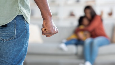 1 llamada cada 6 minutos reciben las líneas directas de denuncias de violencia doméstica en la ciudad de Nueva York.