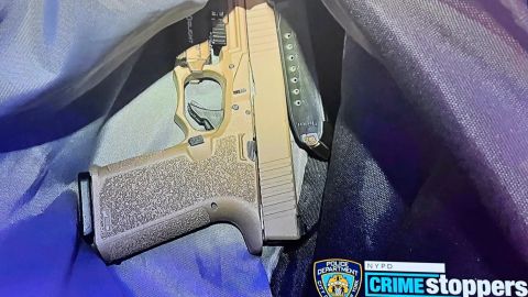 Arma ilegal usada para dispararle a un policía NYPD en Queens.