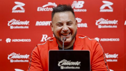 Antonio Mohamed durante la presentación con Toluca.