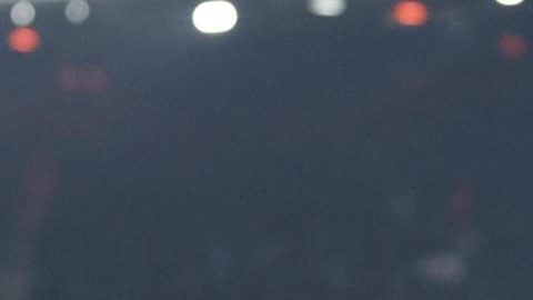 Santiago Gimenez durante un partido de la UEFA Champions League.