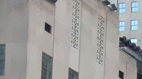 Últimos preparativos de seguridad para la congestión navideña en Rockefeller Center de NYC.