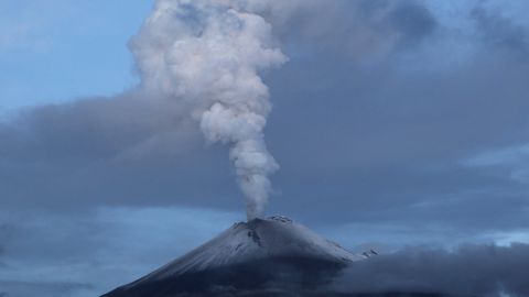 El volcán Popocatépetl se encuentra en los límites territoriales de Puebla, Estado de México y Morelos.