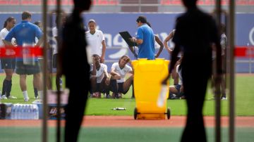 Funcionarios detuvieron a las jugadoras de River Plate posterior al partido ante Gremio.