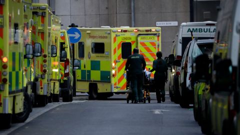 Cuatro personas fueron trasladadas al hospital.