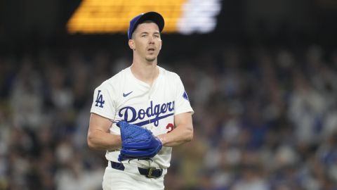 Boston Red Sox consiguen la contratación del abridor Walker Buehler