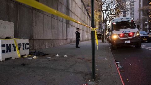 En El Bronx, una mujer de 56 años fue arrollada mortalmente cerca del Hospital Westchester Square.