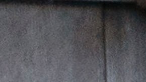 El presidente Joe Biden y su hijo Hunter Biden caminan por el centro de Nantucket, Massachusetts.