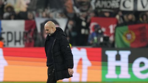 Guardiola admite que le está "costando levantarse" del actual momento